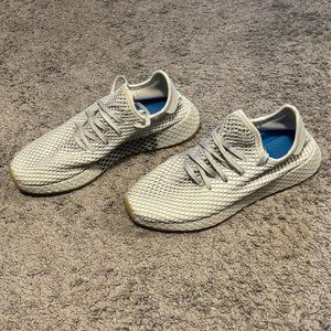 Adidas Deerupt Runner Light Grey & Gum Size 11